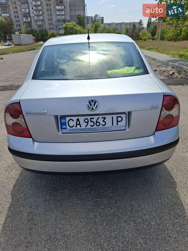 Седан Volkswagen Passat 2001 в Черкасах