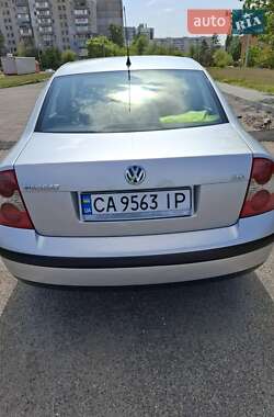 Седан Volkswagen Passat 2001 в 