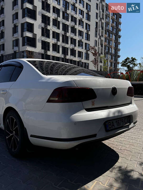 Седан Volkswagen Passat 2012 в Кропивницком