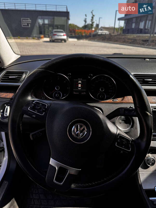 Седан Volkswagen Passat 2012 в Кропивницком