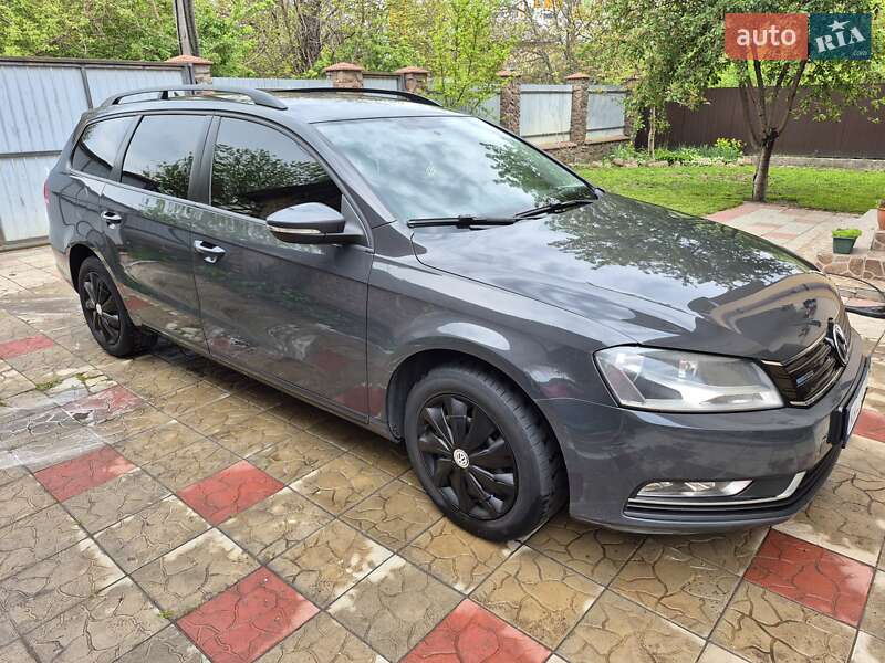 Універсал Volkswagen Passat 2011 в Києві