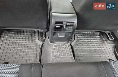 Універсал Volkswagen Passat 2011 в 