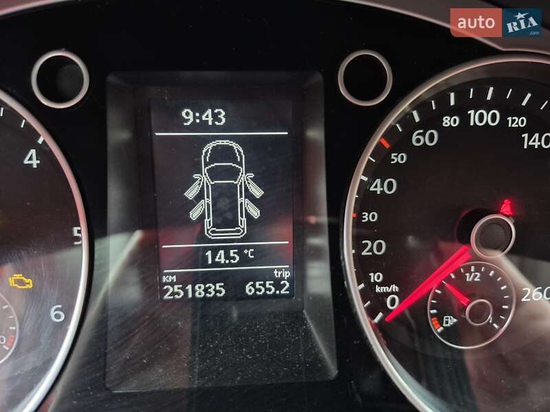 Універсал Volkswagen Passat 2011 в Києві
