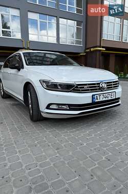 Універсал Volkswagen Passat 2015 в Рожнятові