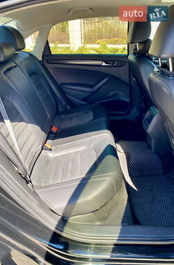 Седан Volkswagen Passat 2011 в 