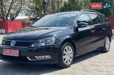 Універсал Volkswagen Passat 2012 в Любарі