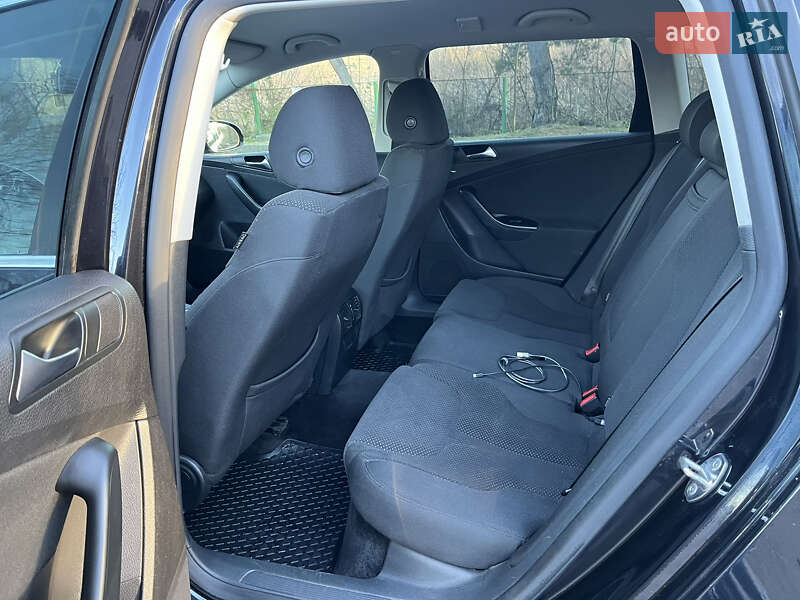 Универсал Volkswagen Passat 2010 в Львове