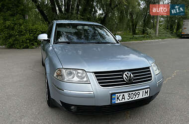 Седан Volkswagen Passat 2004 в Киеве