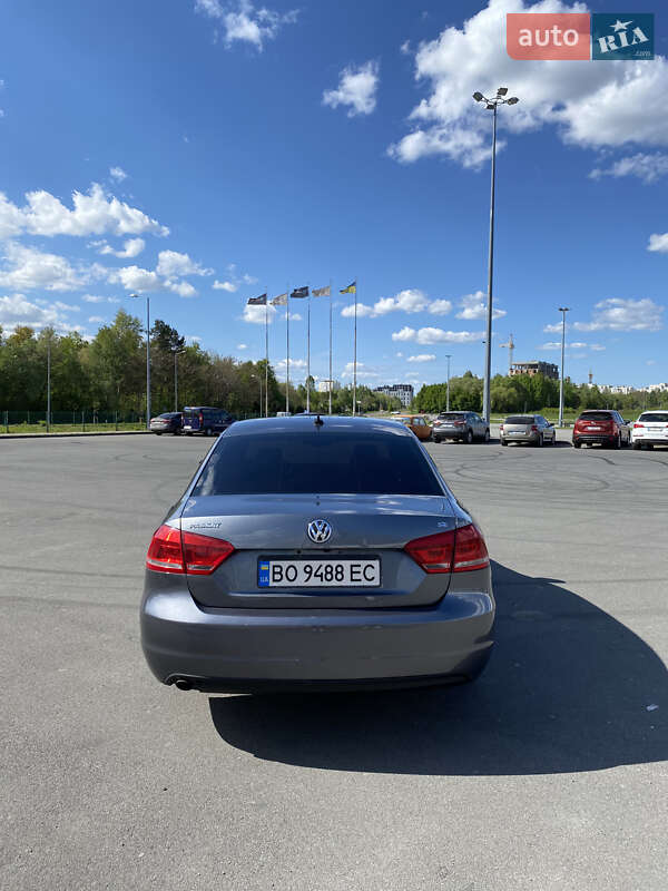 Седан Volkswagen Passat 2012 в Львове