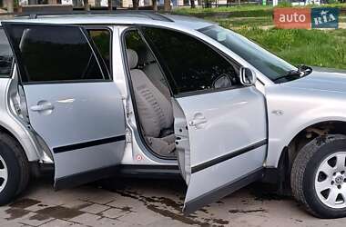 Універсал Volkswagen Passat 2000 в 