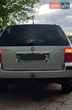 Універсал Volkswagen Passat 2000 в 