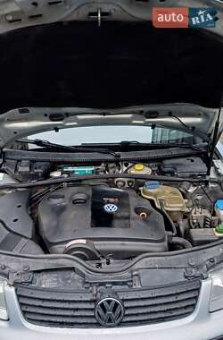 Універсал Volkswagen Passat 2000 в 