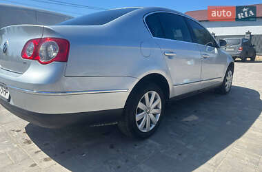 Седан Volkswagen Passat 2006 в Олевске