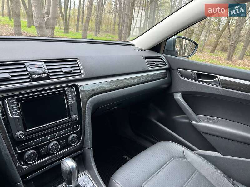 Седан Volkswagen Passat 2018 в Черкассах