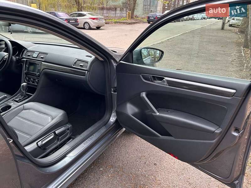 Седан Volkswagen Passat 2018 в Черкассах
