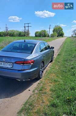 Седан Volkswagen Passat 2021 в 