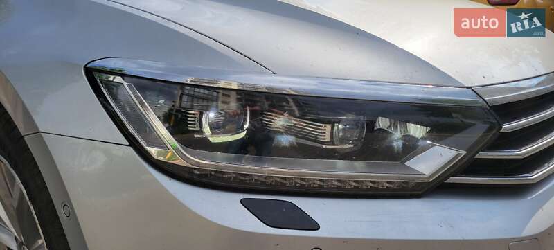 Универсал Volkswagen Passat 2018 в Киеве
