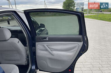 Седан Volkswagen Passat 2002 в 