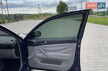 Седан Volkswagen Passat 2002 в 