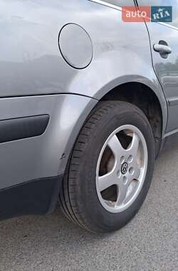 Універсал Volkswagen Passat 2003 в 