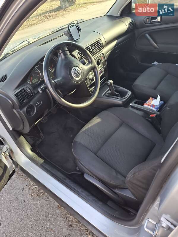 Седан Volkswagen Passat 2000 в Киеве