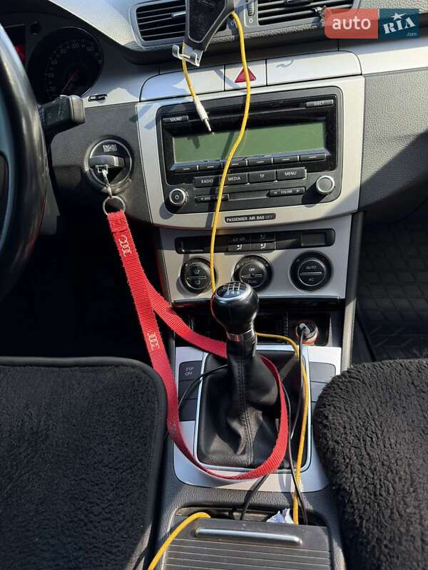 Универсал Volkswagen Passat 2008 в Житомире