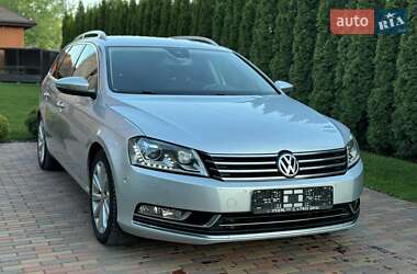 Універсал Volkswagen Passat 2012 в 