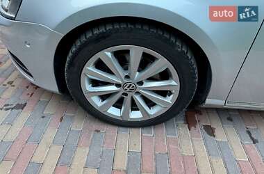 Універсал Volkswagen Passat 2012 в 