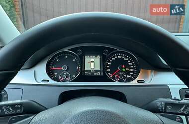 Універсал Volkswagen Passat 2012 в 