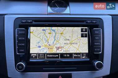Універсал Volkswagen Passat 2012 в 