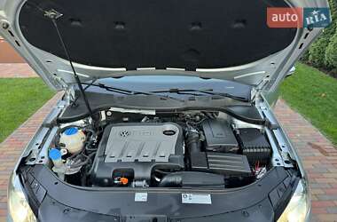 Універсал Volkswagen Passat 2012 в 