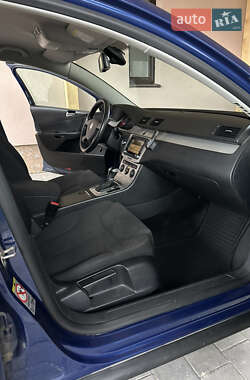 Універсал Volkswagen Passat 2009 в 