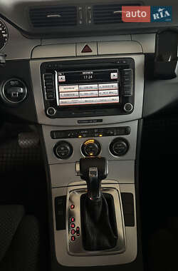 Універсал Volkswagen Passat 2009 в 