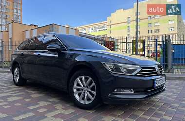 Універсал Volkswagen Passat 2015 в Вінниці