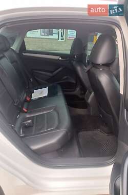 Седан Volkswagen Passat 2014 в 