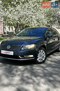 Седан Volkswagen Passat 2012 в Сумах