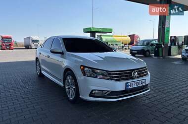 Седан Volkswagen Passat 2016 в Одессе