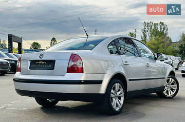 Седан Volkswagen Passat 2004 в 