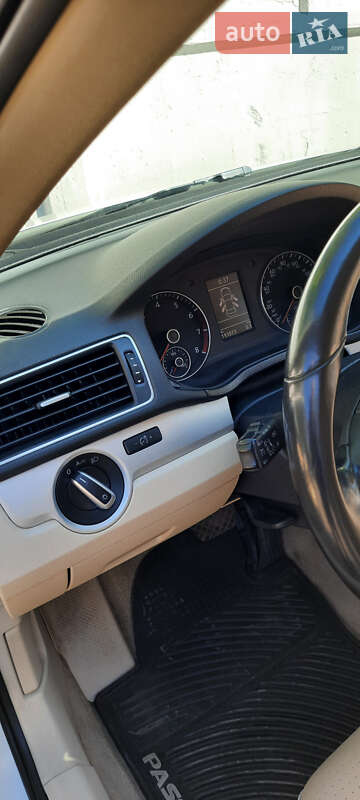 Седан Volkswagen Passat 2012 в Одессе