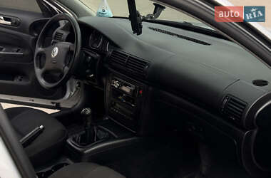 Універсал Volkswagen Passat 2001 в 
