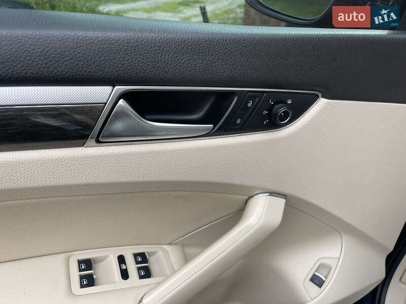 Седан Volkswagen Passat 2017 в Харкові