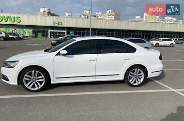 Седан Volkswagen Passat 2017 в 