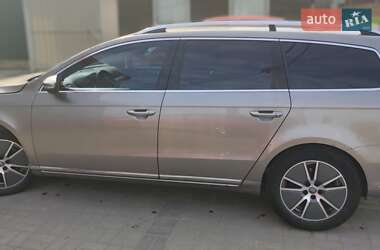 Універсал Volkswagen Passat 2013 в Старокостянтинові