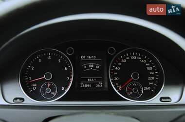 Універсал Volkswagen Passat 2011 в 