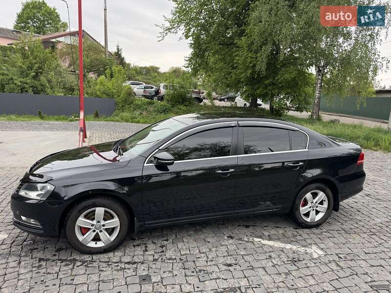 Седан Volkswagen Passat 2012 в Житомирі