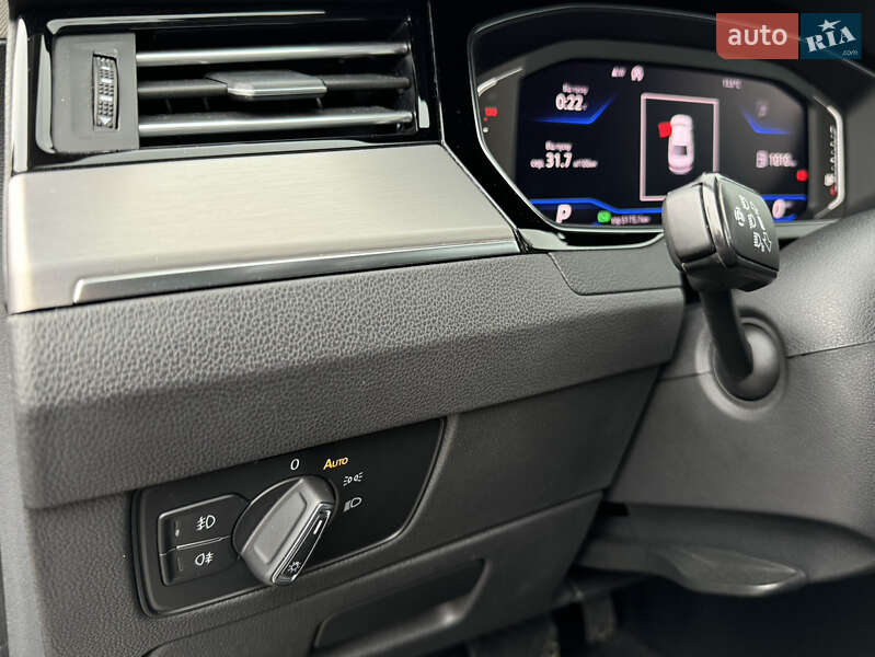 Седан Volkswagen Passat 2019 в Ужгороді