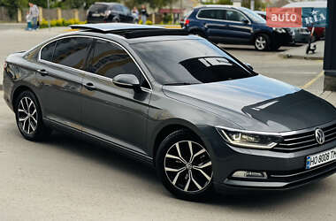 Седан Volkswagen Passat 2015 в Золочеве