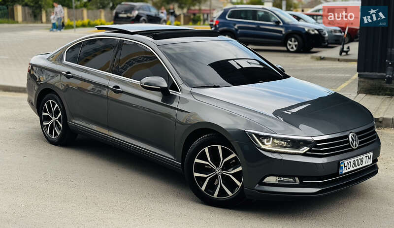 Седан Volkswagen Passat 2015 в Золочеві