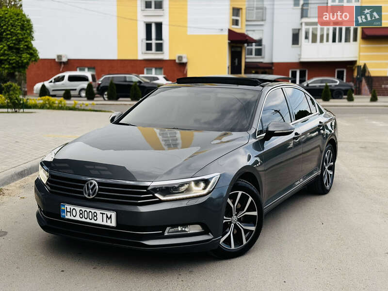 Седан Volkswagen Passat 2015 в Золочеві