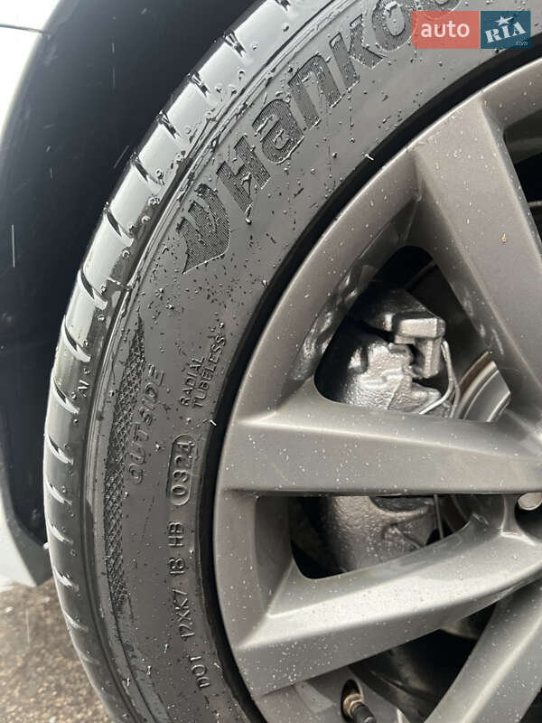 Універсал Volkswagen Passat 2013 в Києві